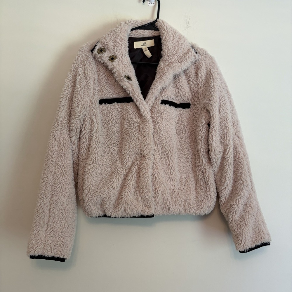 Thread Supply Ivory Soft Sherpa‎ Fuzzy Fleece Jacket Coat Black Trim small Snap